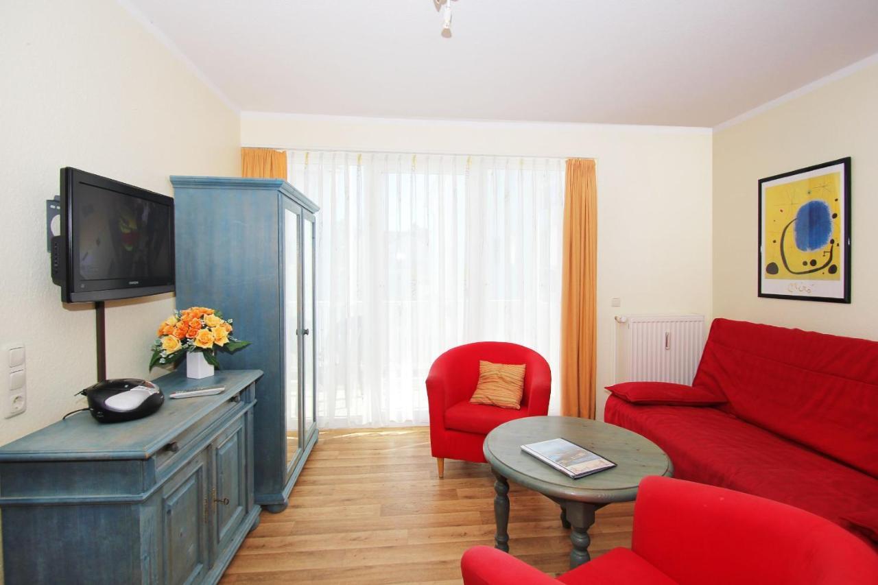 Balkon, Gratis Nutzung Vom Ahoi Erlebnisbad Und Sauna In Sellin - Villa Karola Fewo 09 Goehren  Exteriér fotografie